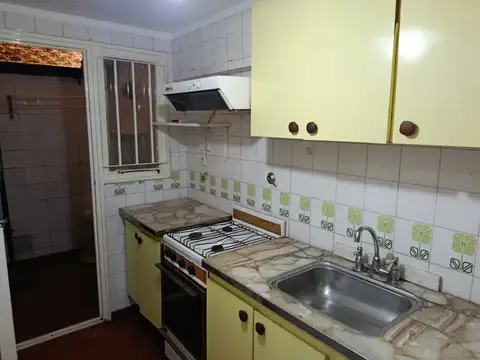 Depto Tipo Casa en Alquiler en Moron Sur, $ 800.000