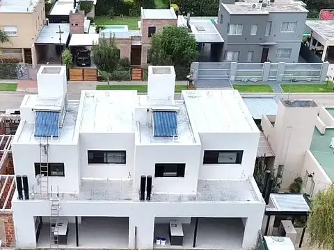 Depto Tipo Casa en Venta con 1