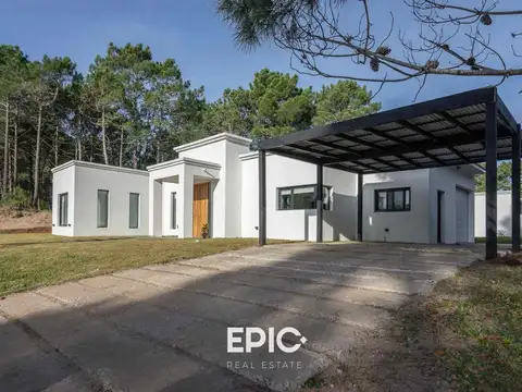 Venta Casa Álamos Pinamar Vista al Golf