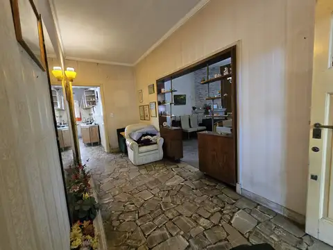 Aristóbulo Del Valle 500, Piso PB