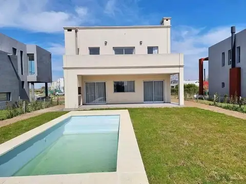 Avenida de los Lagos 10000