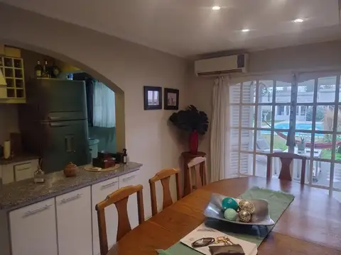 Casa 7 ambientes con 3 baños