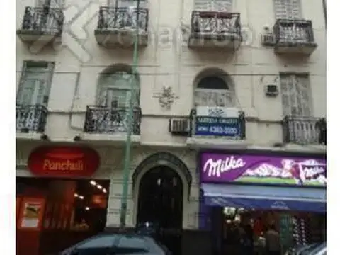 Bouchard 400. Entre Avenida Corrientes y Lavalle