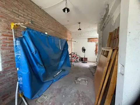 Depto Tipo Casa en Venta 42 años