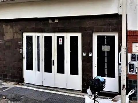 Edificio Ex-Geriatrico en 2 cuerpos y 3 plantas: 780 m²