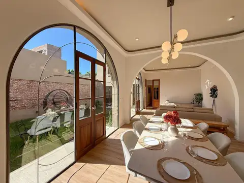 Casa 7 ambientes con 3 baños