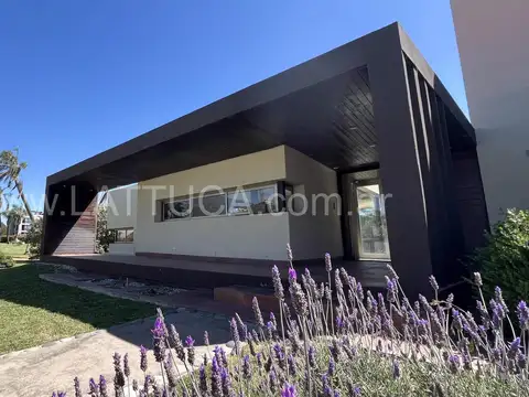 Casa en Venta en Funes, USD 430.000