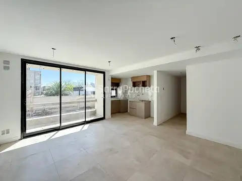 Venta departamento 3 ambientes Moron centro (6°E)