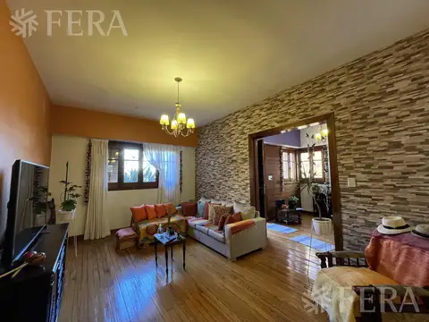 Casa 4 ambientes con 3 baños