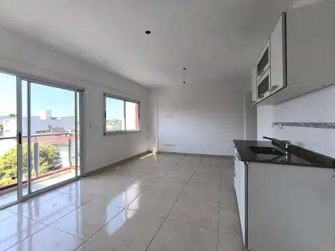 DEPARTAMENTO 2 AMBIENTES BALCON COCHERA