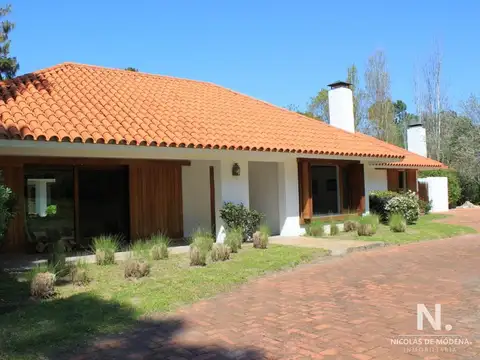 Casa en Venta en Rincón del Indio, USD 1.800.000