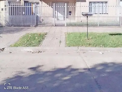 EN VENTA CASA AMERICANA EN MORON SUR