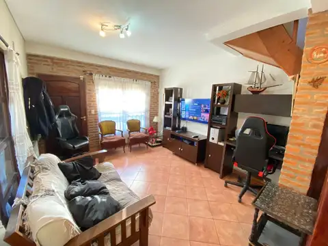 Depto Tipo Casa 3 ambientes con 1 baño