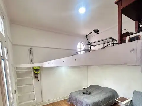 Depto Tipo Casa en Venta 80 años