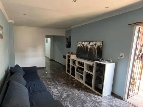 CASA 4 AMB Y DEPTO 3 AMB MULTIFAMILIAR HURLINGHAM