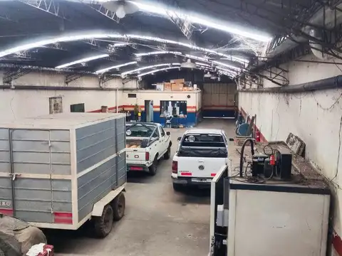 Galpón sobre lote de 10x40