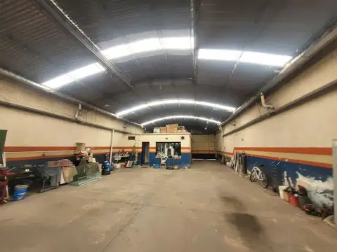 Galpon en Venta 40  mts Fondo