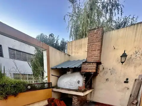 Casa 7 ambientes con 4 baños