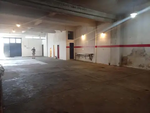Galpón Doble Altura en Alquiler 250m2 - Boulogne