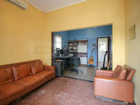 Luis Maria Drago al 2600 entre Ader y Batalla La Florida