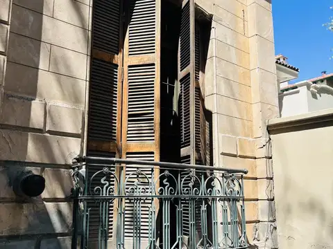 Casa 6 ambientes con 2 baños