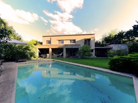 CASA 8 AMB ESCOBAR BARRIO LOS TACOS CON PILETA