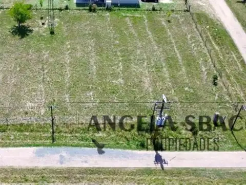 Exaltación de La Cruz en Altos de Robles lote  2750 m2