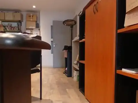 Oficina 4 ambientes con 1 baño