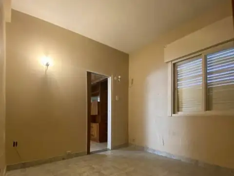 Casa en una sola planta. Lote propio excelente