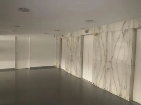 Oficina 4 ambientes con 3 baños