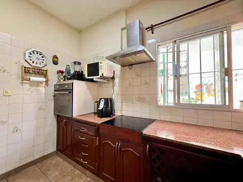 VENTA CASA POCITOS 4 DORMITORIOS 2 BAÑOS GGE FONDO