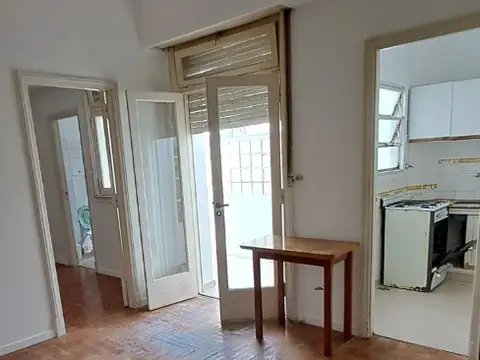 2 AMBIENTES 40 Mts Balcon,Cocina y Lavad Indep,Luminoso Bajas Expensas escalera 2 piso