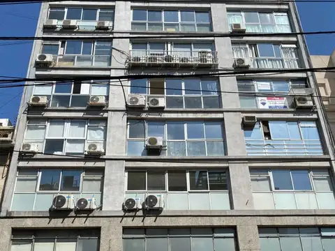 Viamonte 1500 3º San Nicolas Ofic 4despach fte u$49000