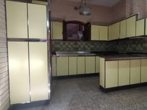 Casa en Alquiler en Echesortu, $ 900.000