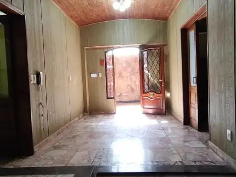 Casa de pasillo de 3 dormitorios en alquiler