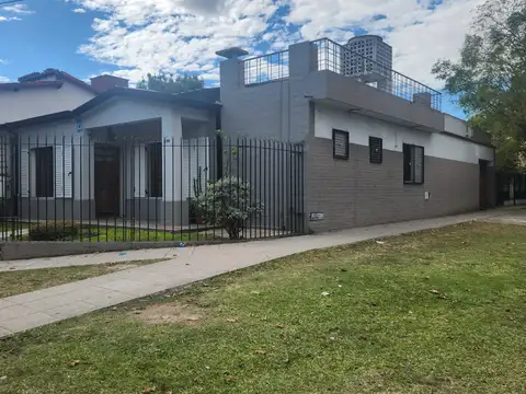 Chalet en venta-Quilmes Oeste