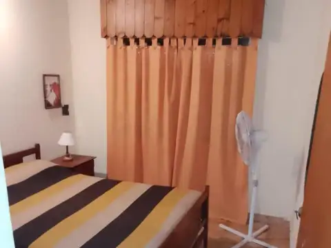 Casa 6 ambientes con 2 baños