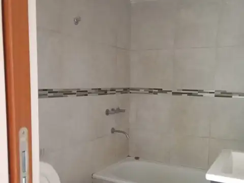 Departamento 2 ambientes en alquiler en Moron Sur