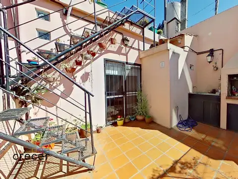 PH en Villa Urquiza 4 ambientes con patio terraza y parrilla sin expensas