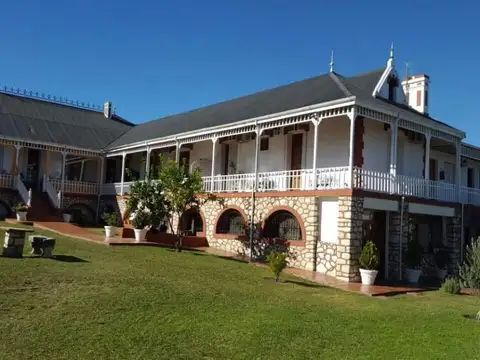 Hotel en Venta 120 años