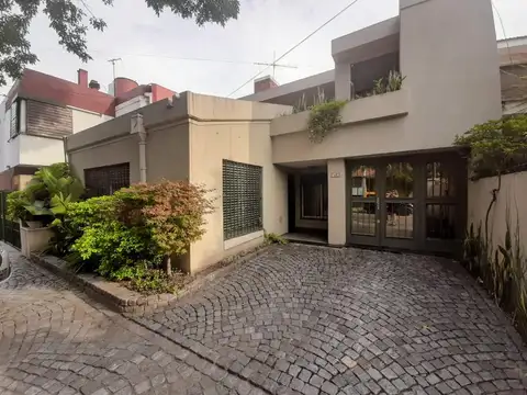 EXCELENTE PROPIEDAD EN CASTELAR NORTE 