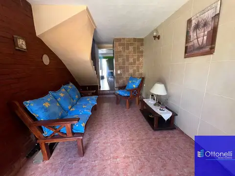 Casa 4 ambientes con 2 baños