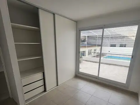 Santa Fe  al 3100, frente facultad de medicina, patio