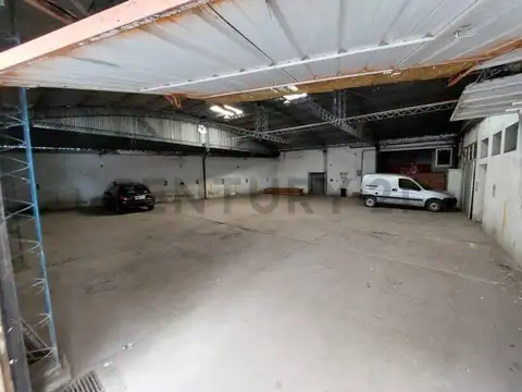 Av. angela de la casa 100