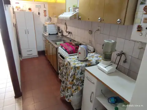 DUPLEX 2 DORMITORIOS CON BALCON CERRADO.