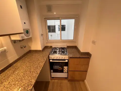 3 AMBIENTES AL FRENTE TOTALMENTE RECICLADO