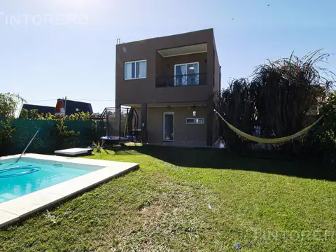 VENTA CASA 4 AMB. EN BARRIO "HARAS  EL TERRAPLEN" CON PILETA Y PARQUE