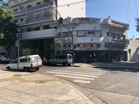 Local en Venta en Mataderos, USD 1