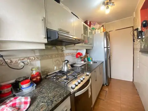 Ramon Falcon 7200, Piso 6