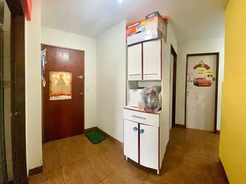 Ramon Falcon 7200, Piso 6